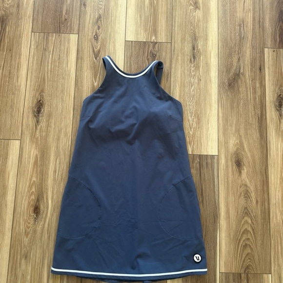 Vuori women’s volley Dress size medium - Picture 4 of 8